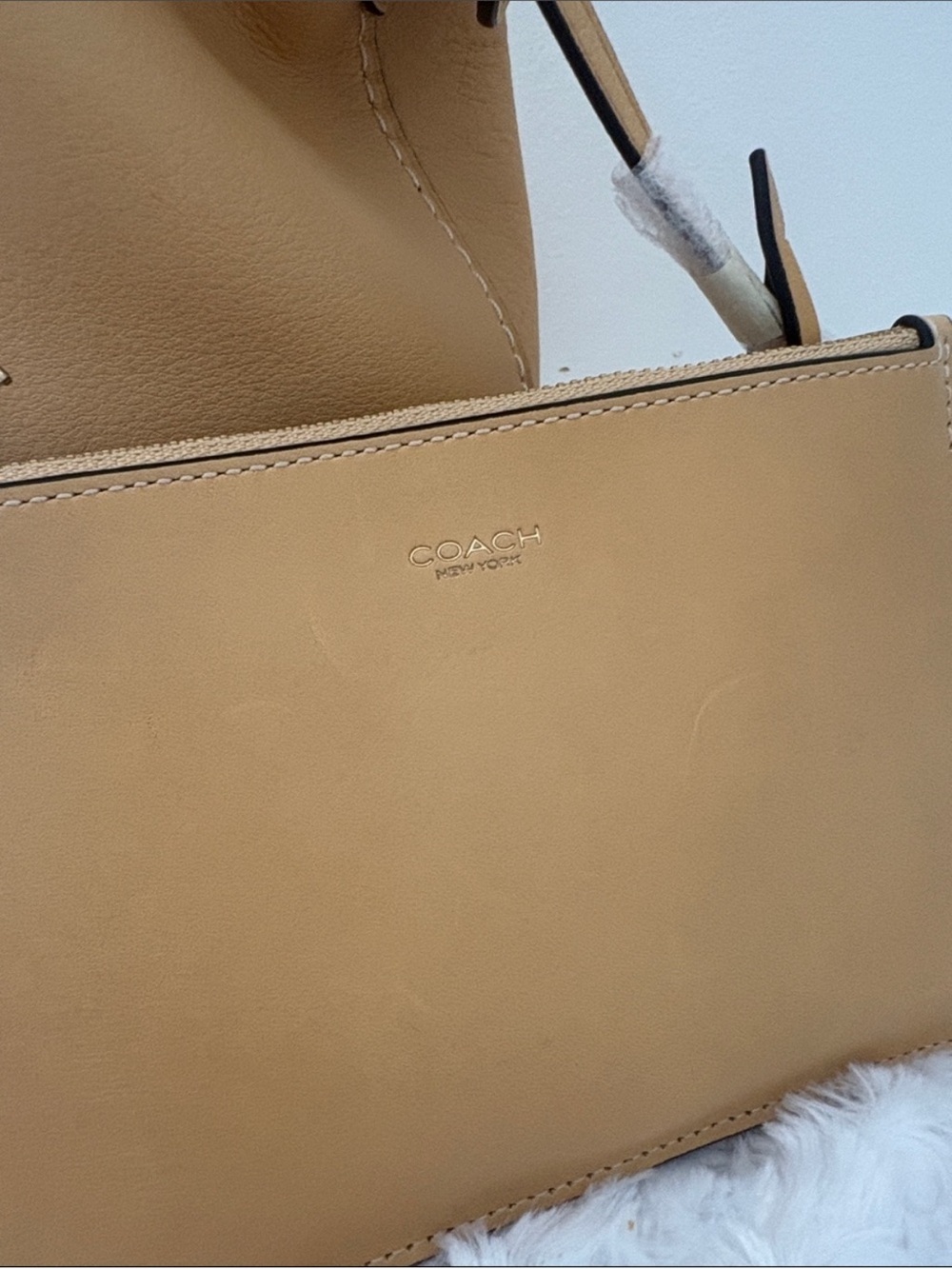 COACH Bleeker vanilla Leather small Bucket Shoulder Bag with Pouch - Picture 3 of 11